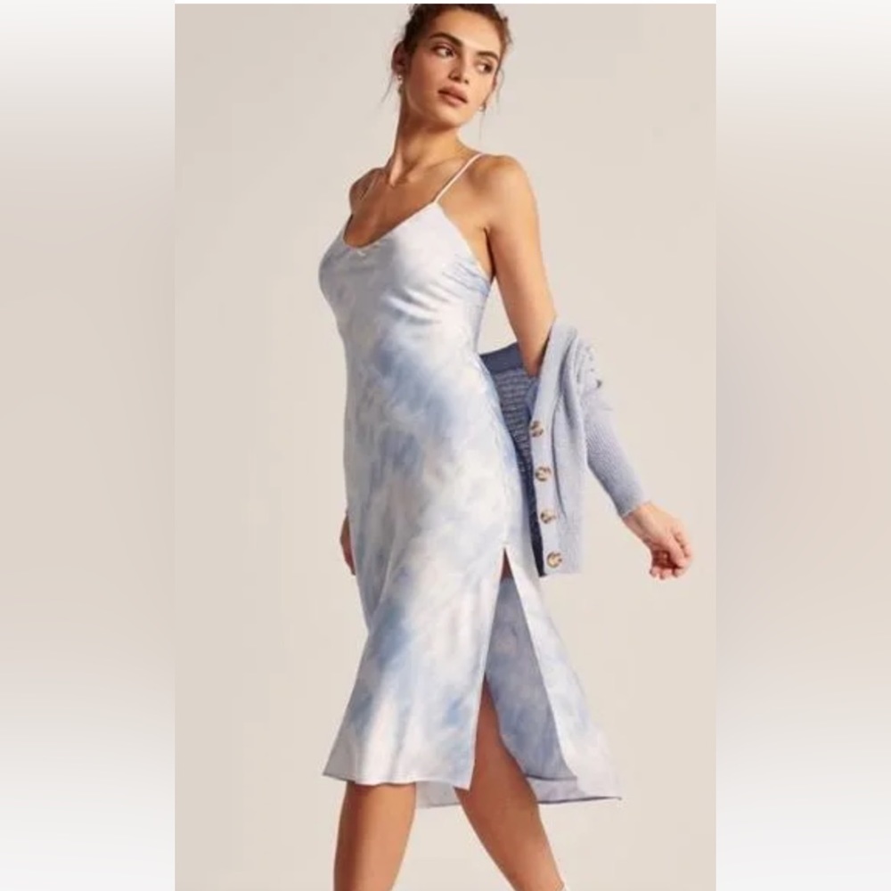 Abercrombie the die slip dress